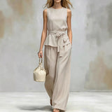Apricot color